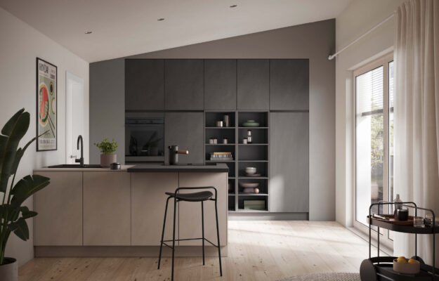 Moderne Häcker Küche mit Kücheninsel, grauen Fronten und offenem Regalsystem