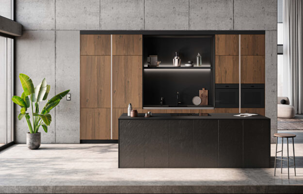 Moderne Häcker Küche mit Holzfronten, schwarzer Kochinsel und Betonwand im Industrial Design